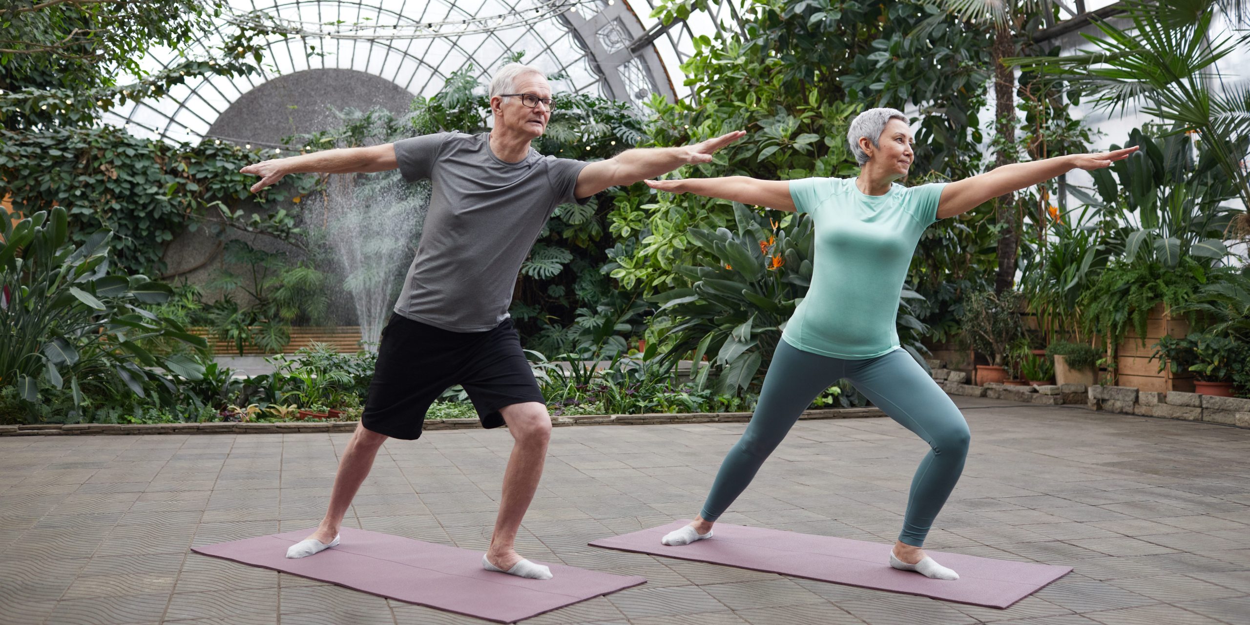 couple outdoor yoga